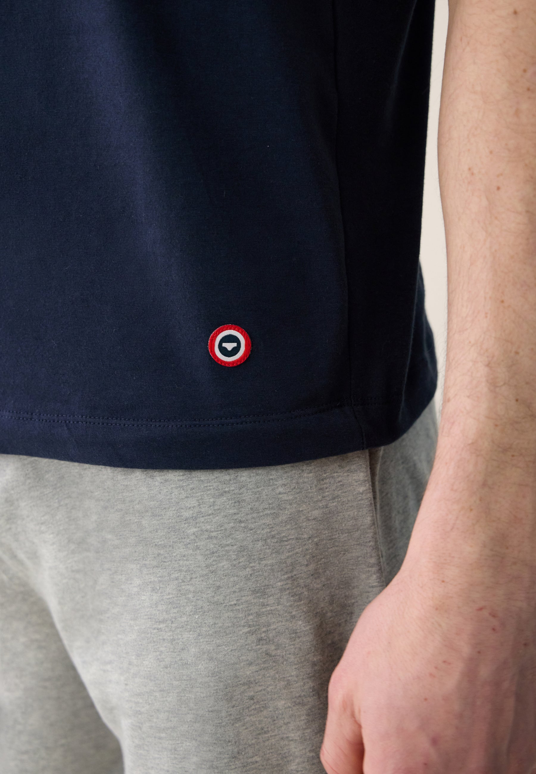 T-shirt homme bleu marine à manches courtes en coton - Formidable Marine Brodé Porte Bonheur