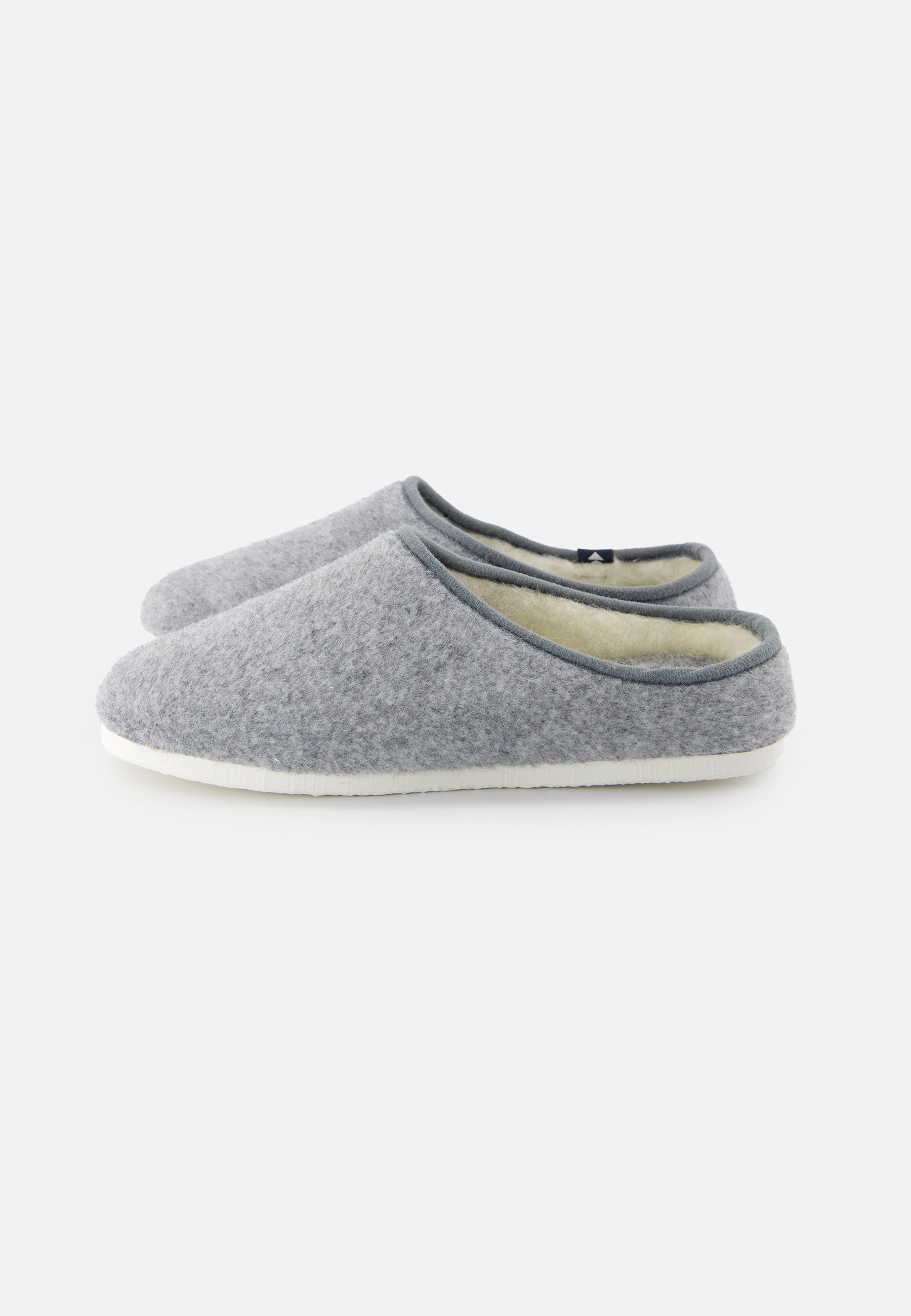 Grey indoor slippers - Claudio Grey China