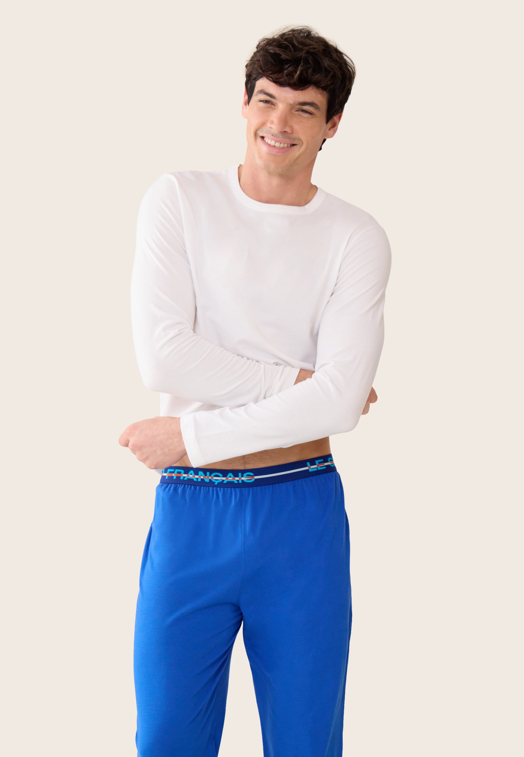 Cotton pyjama set: white top and blue pants - Superb long-sleeved white pyjama top and long pyjama bottoms in a vibrant nautical blue