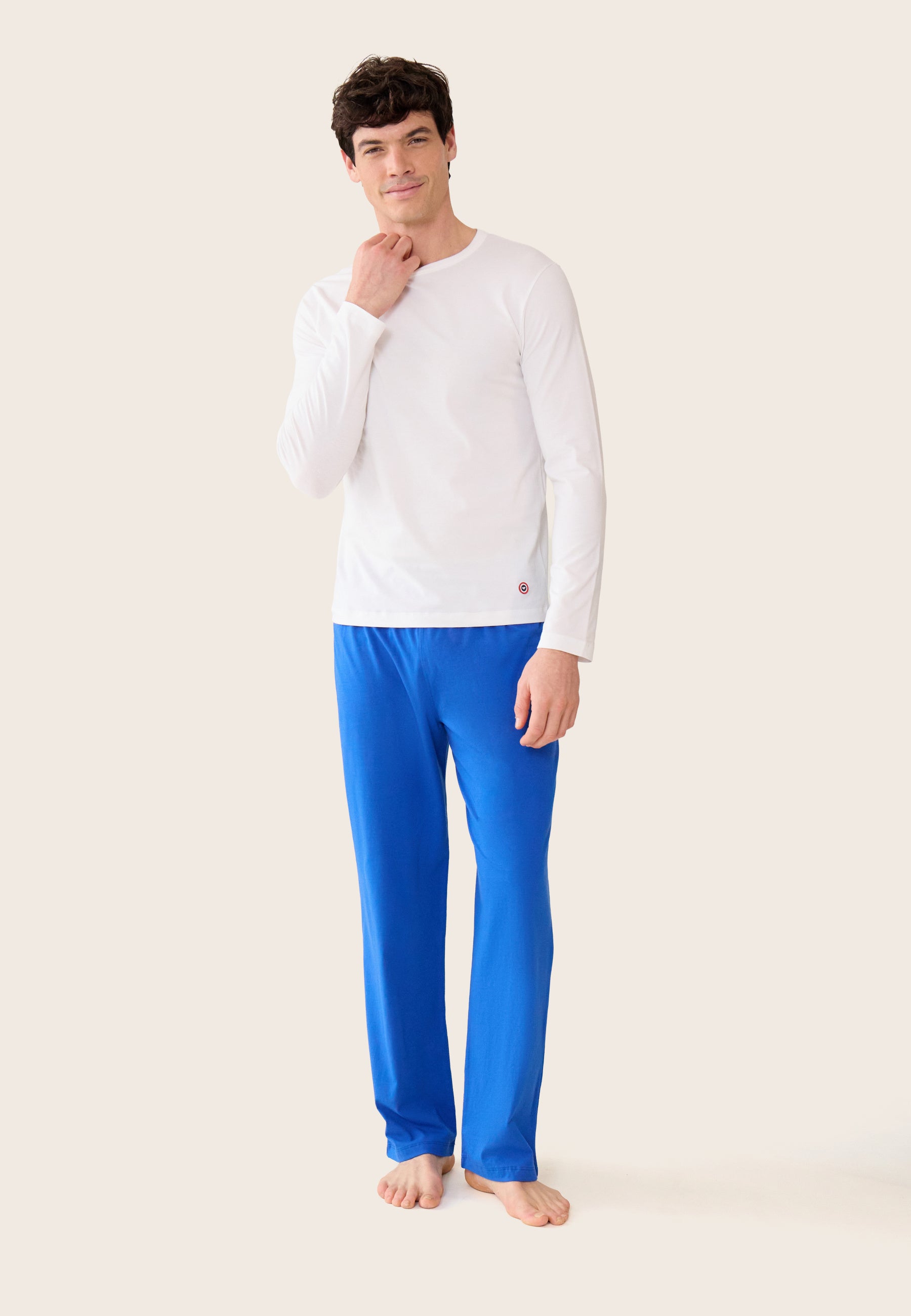 Cotton pyjama set: white top and blue pants - Superb long-sleeved white pyjama top and long pyjama bottoms in a vibrant nautical blue