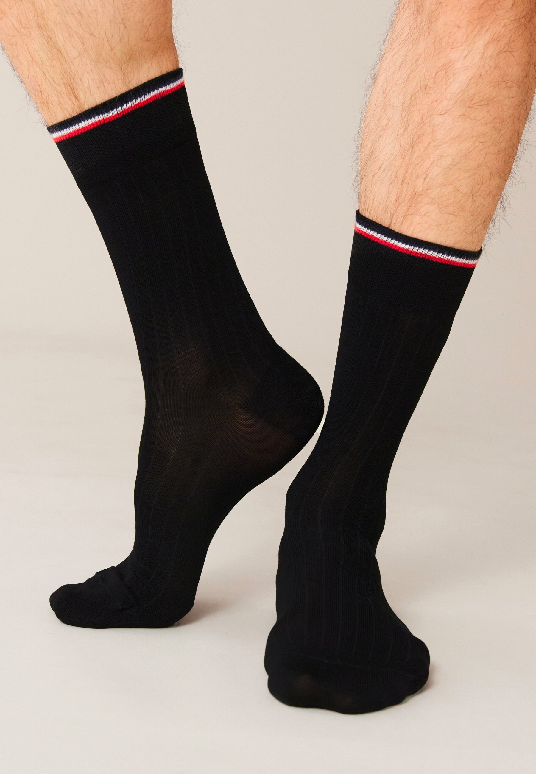 Chaussettes mi-hautes noires en fil d'Écosse - Nessy Noir