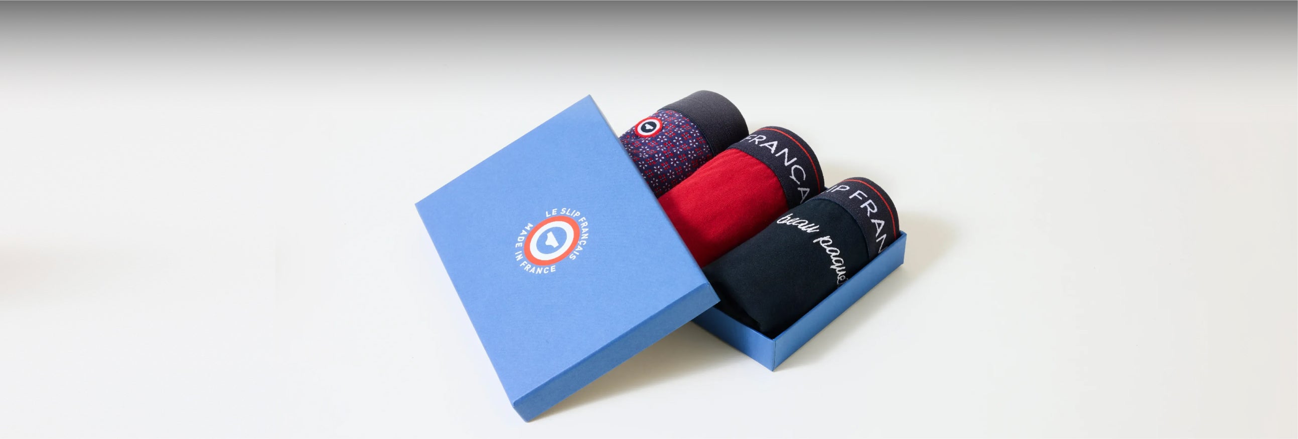 Sous-vêtements à broder